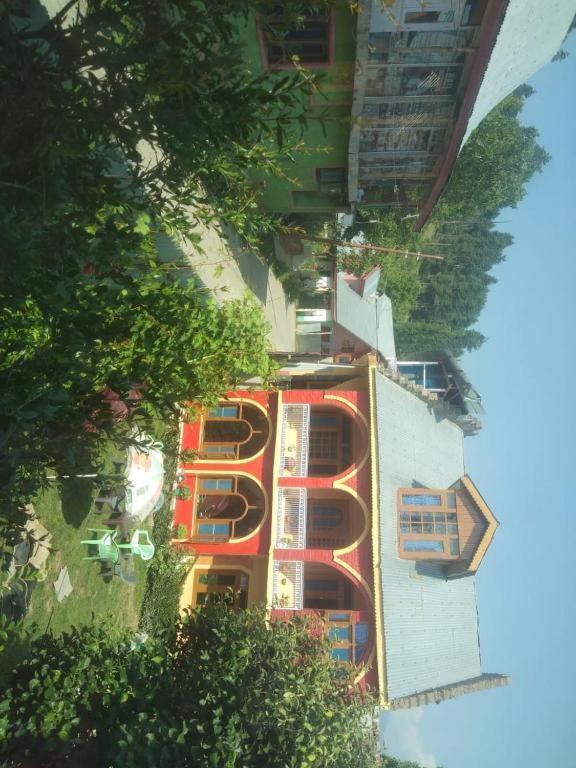 Wani Guest House Gulmarg Luaran gambar