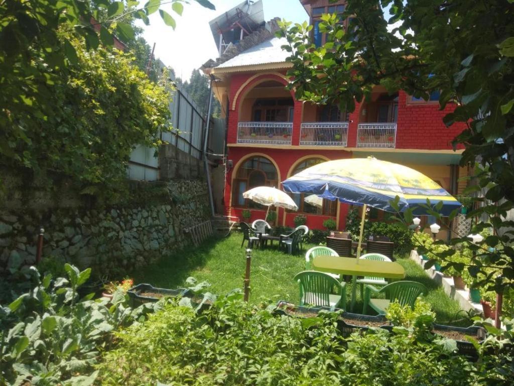 Wani Guest House Gulmarg Luaran gambar